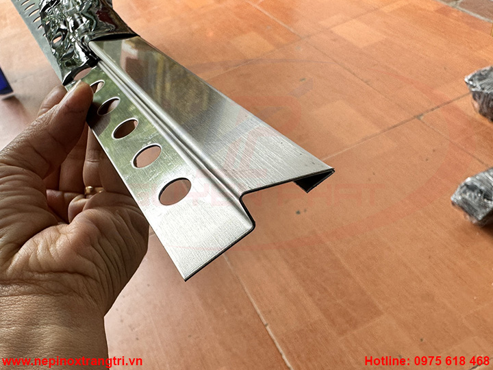 Địa chỉ cung cấp nẹp chênh cốt inox