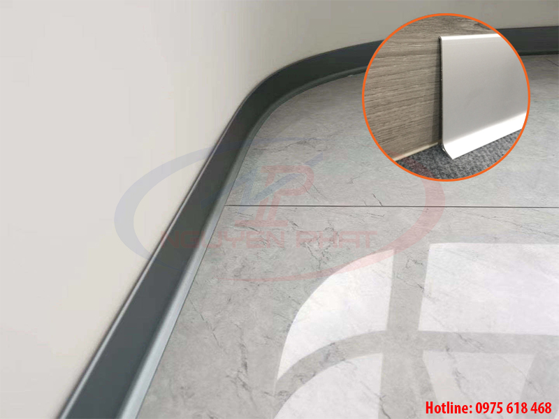Lên chân tường nhôm cao 8cm