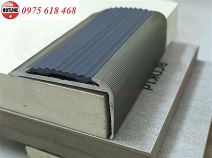 GIỚI THIỆU NẸP CHỐNG TRƠN CẦU THANG NLP20