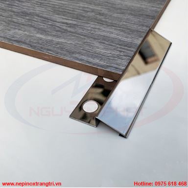 hinh-anh-nep-inox-chenh-cot